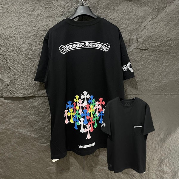 クロムハーツ Tシャツ コピー マルチカラー セメタリークロス スクロールラベル ポケットTシャツ 半袖 ブラック