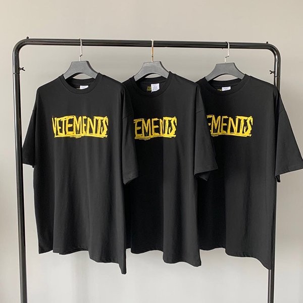 大人気!注目度抜群!ヴェトモン 偽物WORLD TOUR ロゴ Tシャツ vuh99924