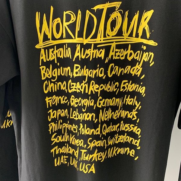 大人気!注目度抜群!ヴェトモン 偽物WORLD TOUR ロゴ Tシャツ vuh99924
