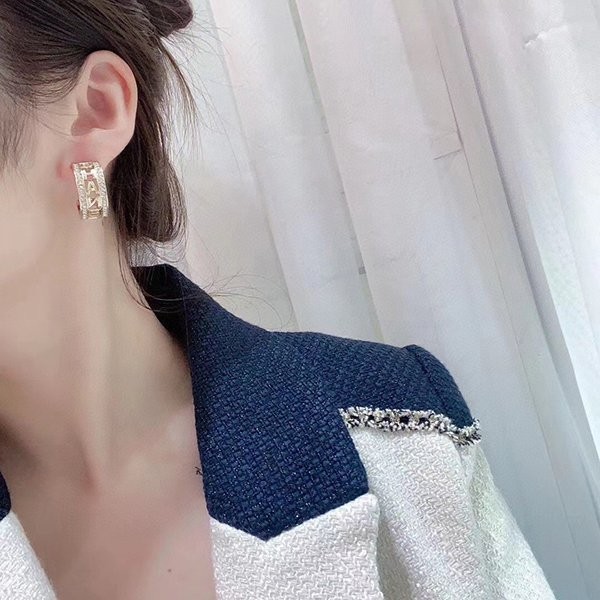 <最新で絶対欲しい>シャネル CC ピアス 偽物 ダイヤモンド shp37805