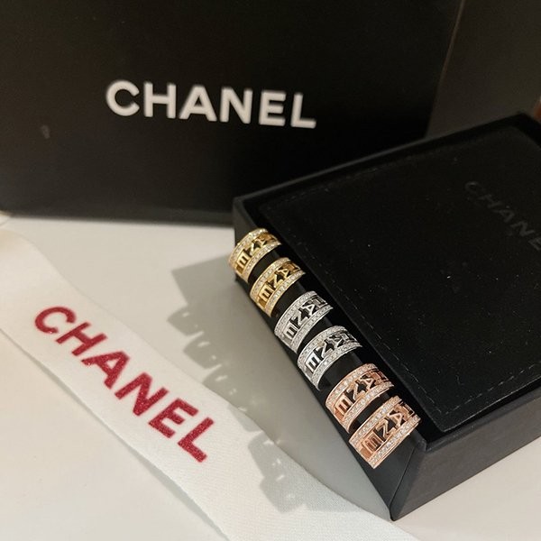 <最新で絶対欲しい>シャネル CC ピアス 偽物 ダイヤモンド shp37805