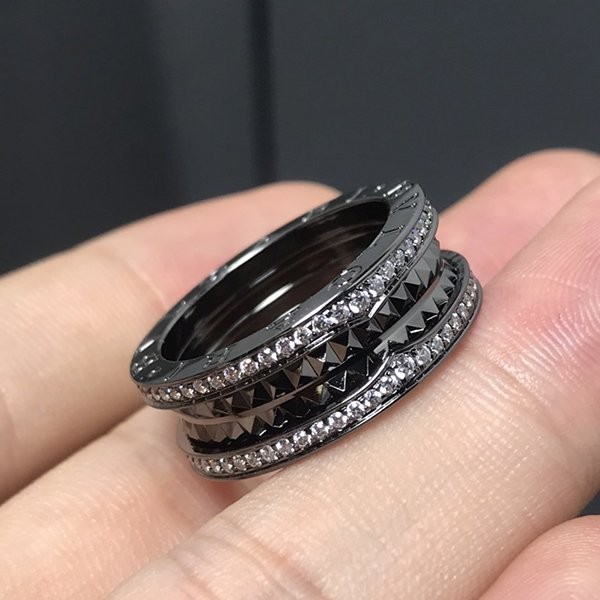 ブルガリ ビーゼロワン リング 偽物ダイヤモンド Bur38912