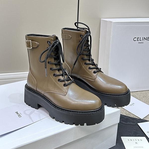 注目度抜群!セリーヌ バルキー レースアップブーツ 偽物 Cew51847