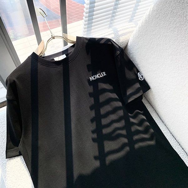 絶対欲しい!モンクレール スーパーコピー ロゴプリント半袖Tシャツ mot71250