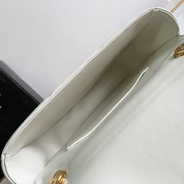 【使い勝手抜群】セリーヌ 偽物 モノクローム パッド入りショルダーバッグ Ceb96412