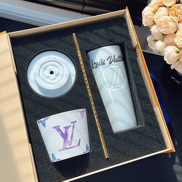 ルイヴィトン 偽物 LV バイ・ザ・プール カップ・ルイ GI0909