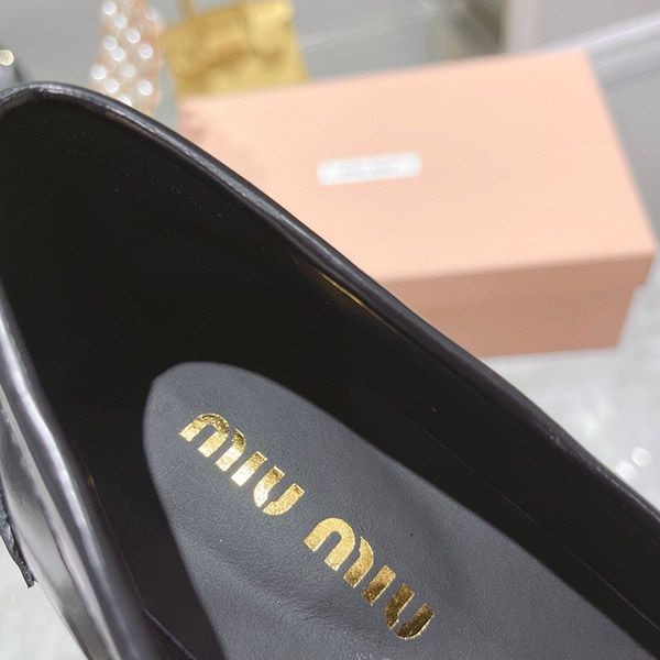 激安価格!ミュウミュウ ペニーローファー コイン 偽物 myo89629