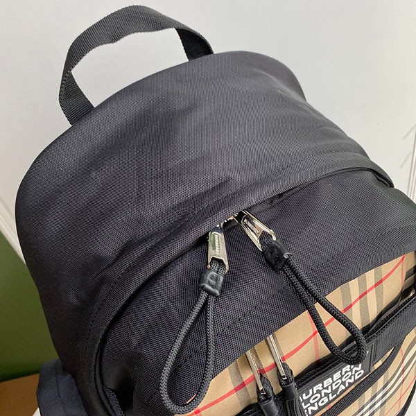大人気!オシャレ万能☆バーバリー☆ラージネヴィス バックパックコピー 80235691