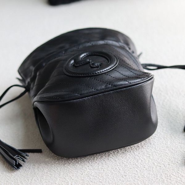 最新!グッチ ブロンディ 偽物ミニ バケット バッグ guq06972