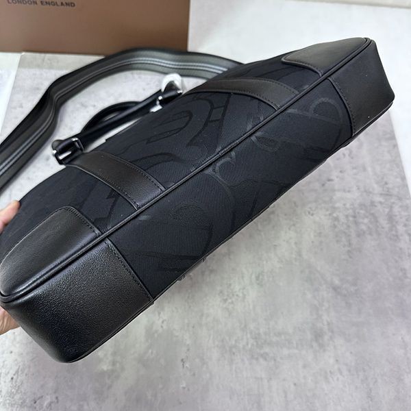 お洒落に♪バーバリー メンズ ビジネスバッグ 偽物 Bas67021