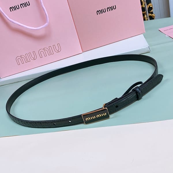 激安価格!ミュウミュウ 偽物 Logo スリム ベルト メタルバックル mys33443