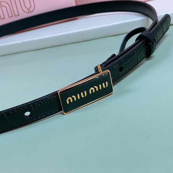 激安価格!ミュウミュウ 偽物 Logo スリム ベルト メタルバックル mys33443