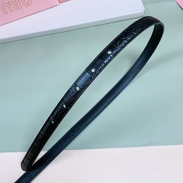 激安価格!ミュウミュウ 偽物 Logo スリム ベルト メタルバックル mys33443