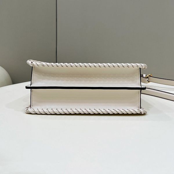 フェンディ ピーカブー イゼー 偽物ショルダーバッグ feo26203
