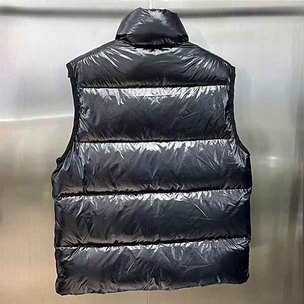 激安価格!モンクレール フーデッドキルトダウンベスト mor89662