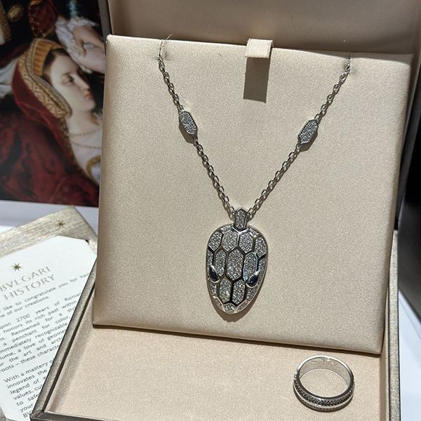 ブルガリ セルペンティ ネックレス 偽物 Buh59217