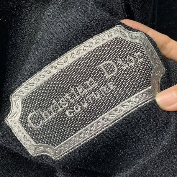 ディオール ロゴ刺繍 カシミアカーディガン コピー deb37101