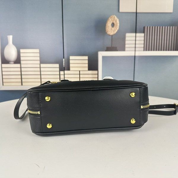 セール新作 ミュウミュウ Oggi掲載 偽物 アーカディレザーバッグ myr58314