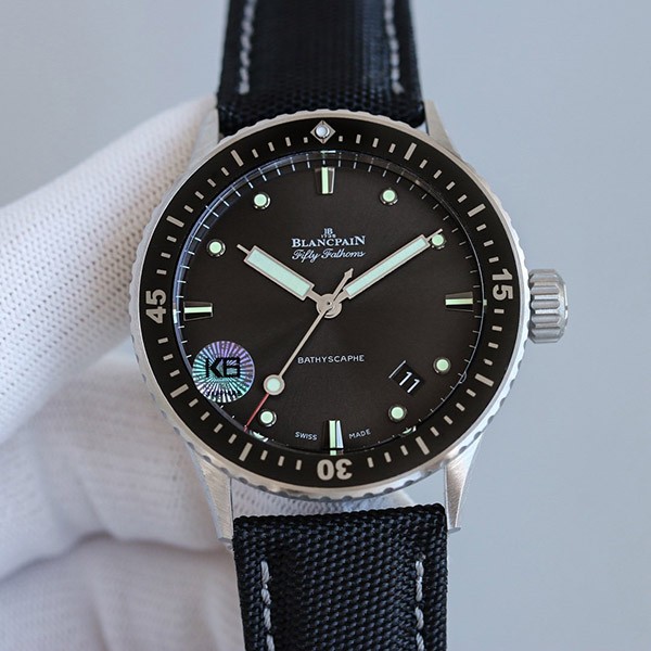 大人気!ブランパン フィフティファゾムス バチスカーフ 偽物 b52a