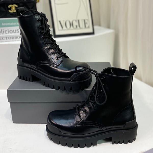 激安価格!バレンシアガ STRIKE LACE-UP ブーツ 偽物 厚底 590974WA9601000