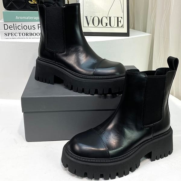 ★日本!!人気!バレンシアガ レディース トラクター 20MM ブーツ コピー 641399WA8E91000