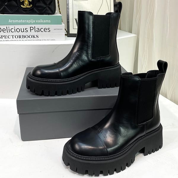 ★日本!!人気!バレンシアガ レディース トラクター 20MM ブーツ コピー 641399WA8E91000