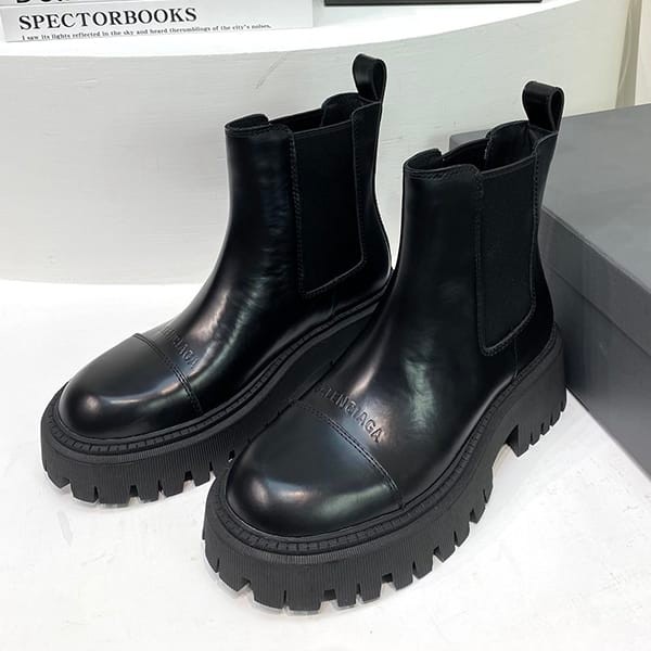 ★日本!!人気!バレンシアガ レディース トラクター 20MM ブーツ コピー 641399WA8E91000