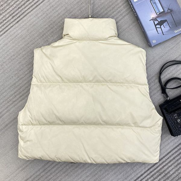 プラダ スタンドカラー ダウンベスト 偽物 puk82309