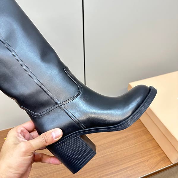 ミュウミュウ スーパーコピー Fume ロゴ レザー ロングブーツ myz89992