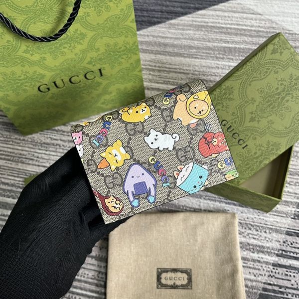 超希少★レア!グッチ Pikarar 二つ折り財布 N級品 guv07611