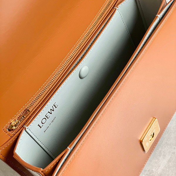 ロエベ ショルダーバッグ 偽物>ゴヤバッグ シルクカーフ ミディアム goya アナグラム A896N01X037276