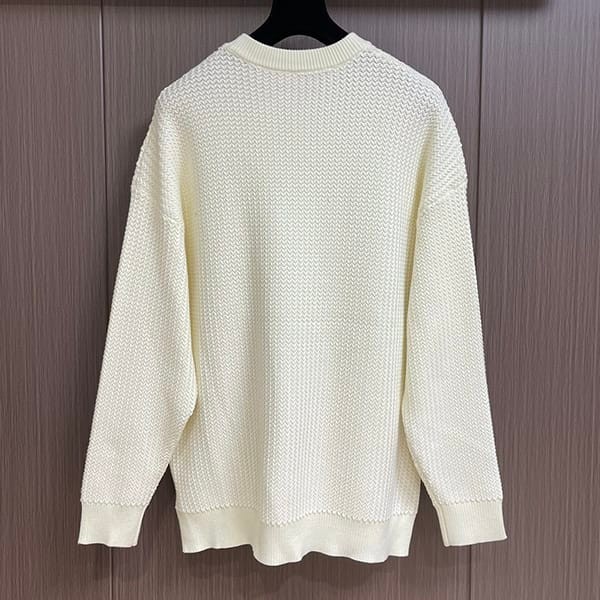 最新でオシャレフェンディ コピー FF クルーネック カシミア セーター fez39680