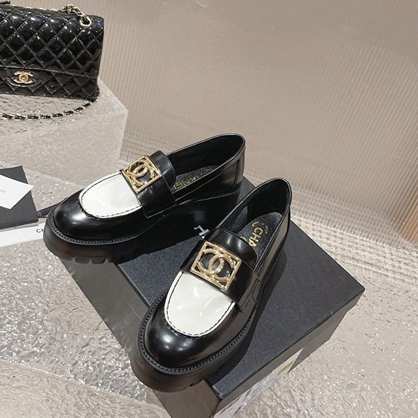 シャネル ロゴ ローファー モカシン コピー shi64375