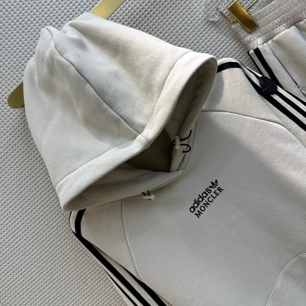 モンクレール adidas コラボ フーディ パーカー 偽物 上下セット mop90970