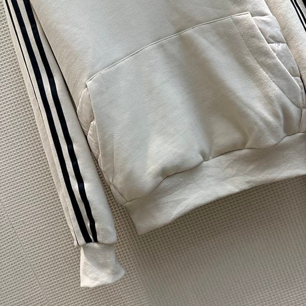 モンクレール adidas コラボ フーディ パーカー 偽物 上下セット mop90970