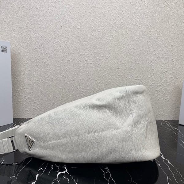 プラダ トライアングルレザーショルダーバッグ コピー pup32395