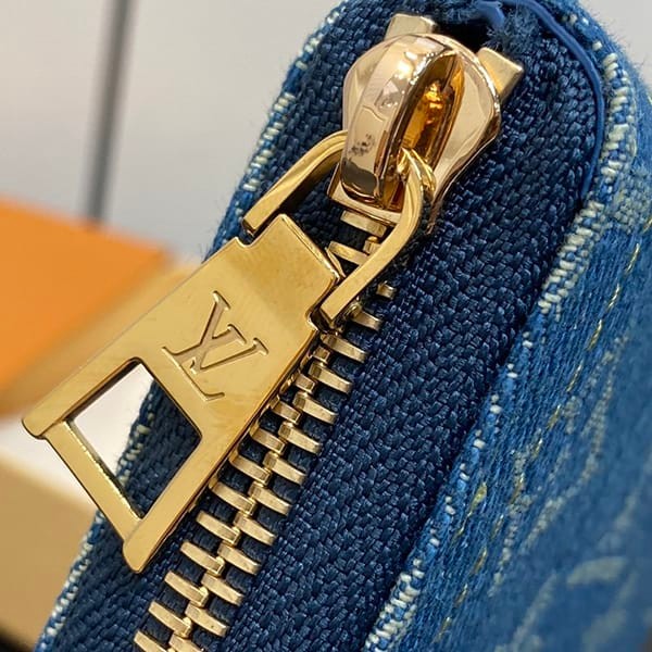 ルイヴィトン ジッピーコイン パース 偽物 M82957