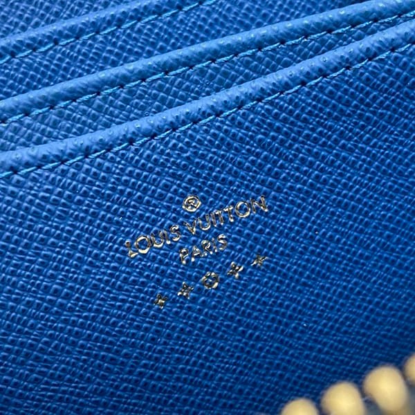 ルイヴィトン ジッピーコイン パース 偽物 M82957
