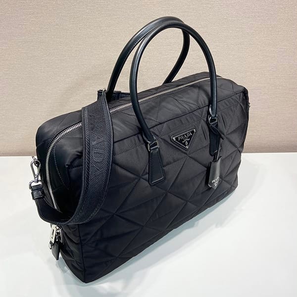 プラダ◆Re-Nylon トップステッチ 偽物 トラベルバッグ puq62921