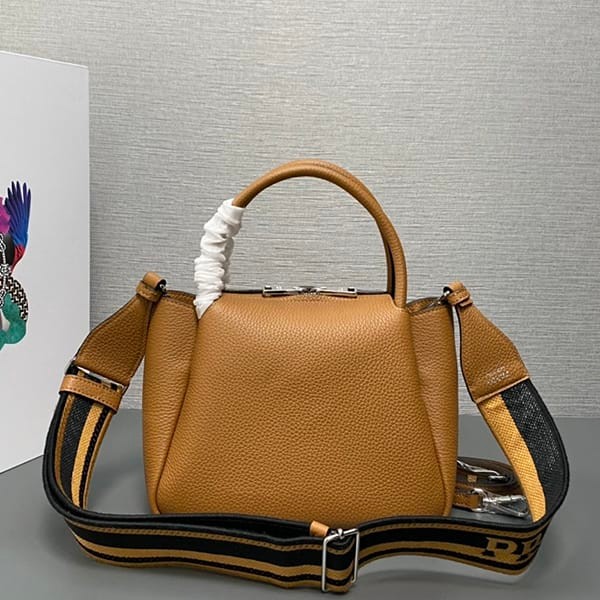 激安価格!プラダ スーパーコピー ラージ レザー ハンドバッグ put52364