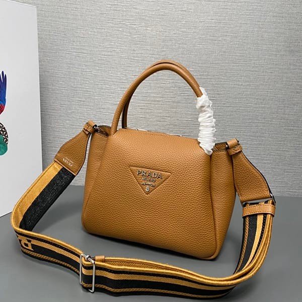 激安価格!プラダ スーパーコピー ラージ レザー ハンドバッグ put52364