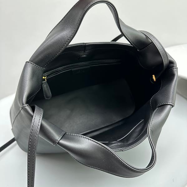 ザロウ Camdem レザー ストラップ付 ショルダーバッグ 偽物 zav61487