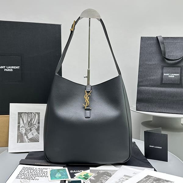 ☆超人気☆サンローラン 偽物 Le5 a7 レザー スモールショルダーバッグ 2サイズ Sau94254