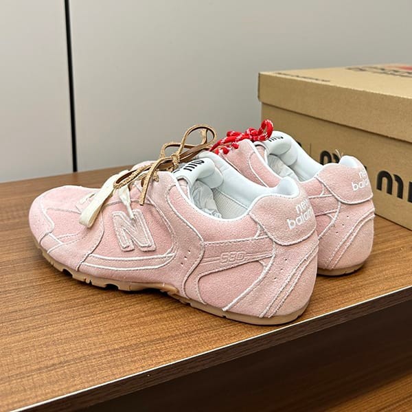 絶対欲しい!ミュウミュウ 偽物とNew Balanceのコラボ★デニム スニーカー myu67015
