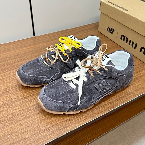 ミュウミュウとNew Balance 偽物のコラボ★デニム スニーカー
