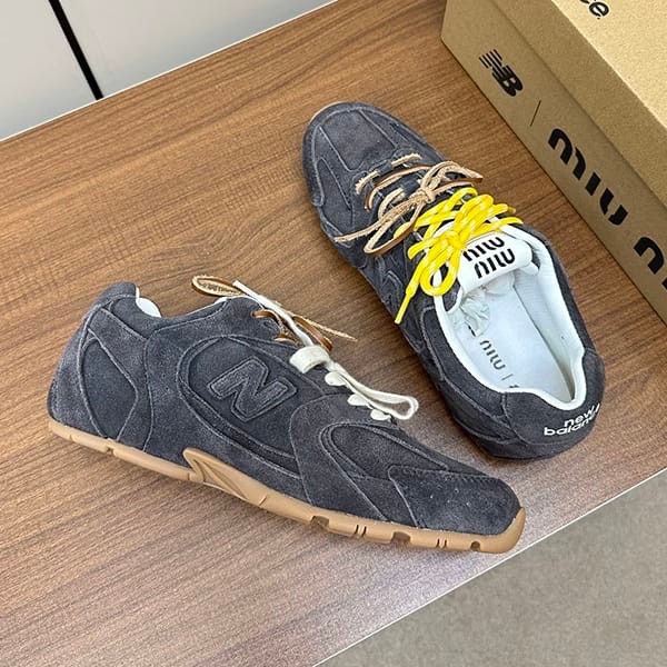 ミュウミュウとNew Balance 偽物のコラボ★デニム スニーカー