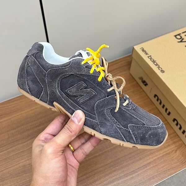 ミュウミュウとNew Balance 偽物のコラボ★デニム スニーカー