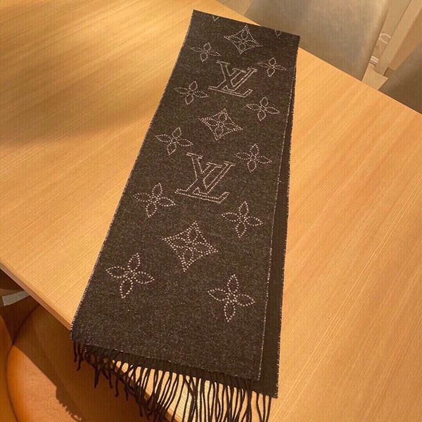 ルイヴィトン モノグラム カシミヤ マフラー コピー vuj78161