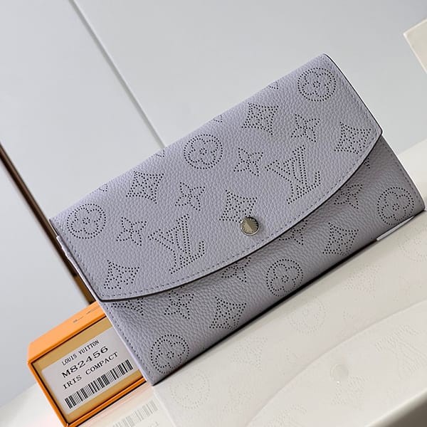 ルイヴィトン 偽物 ポルトフォイユ イリス 折りたたみ長財布 M82456