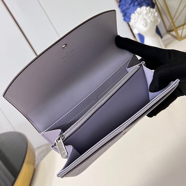 ルイヴィトン 偽物 ポルトフォイユ イリス 折りたたみ長財布 M82456